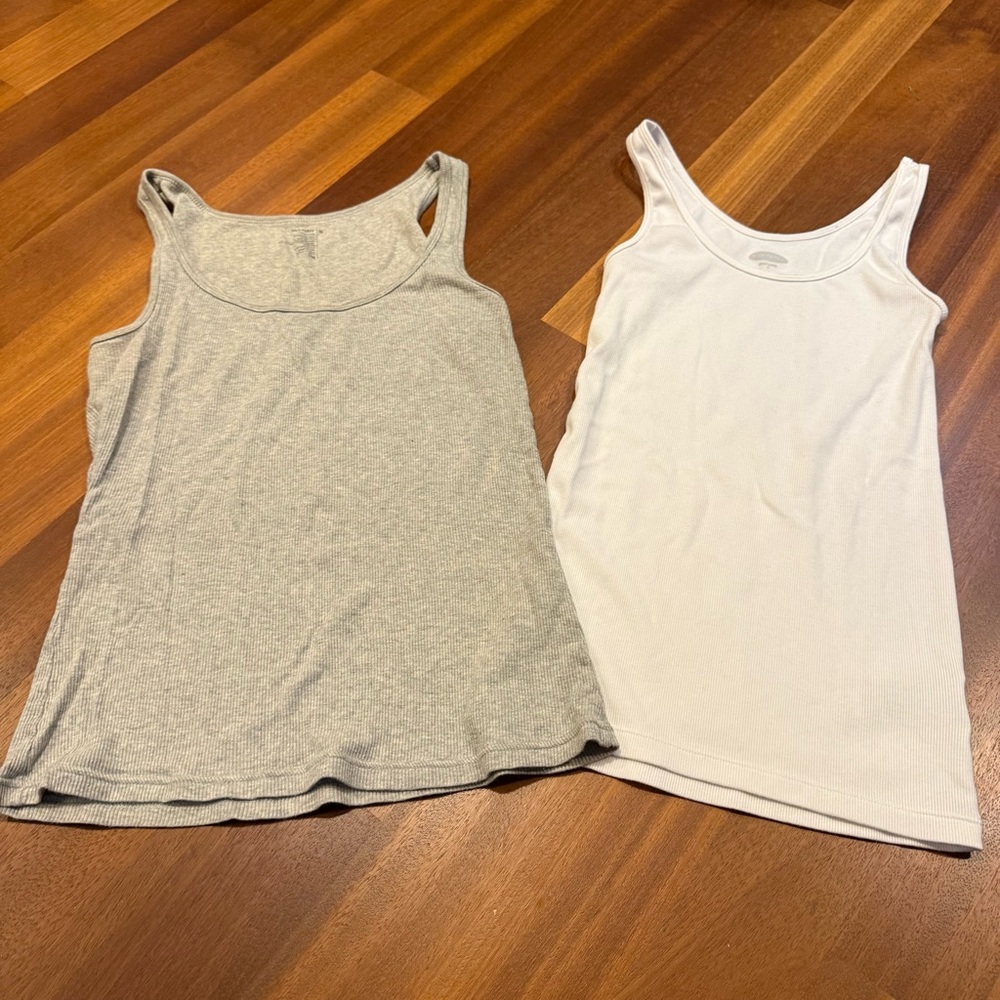 SOLD Old Navy Ribbed Tank Top Bundle Scoop Neck Stretch Grey M White S Layering